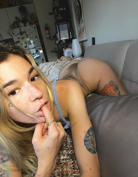 Ioana Vibez sexy model photo