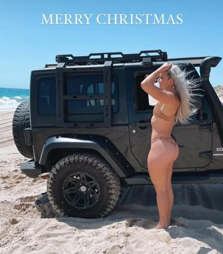 Nikita Simpson star naked image