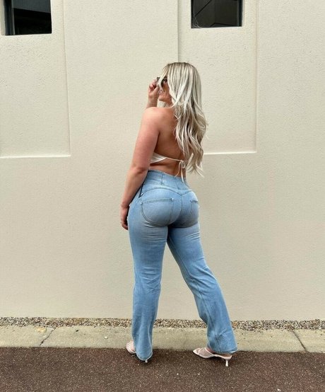 Nikita Simpson beautiful star gallery