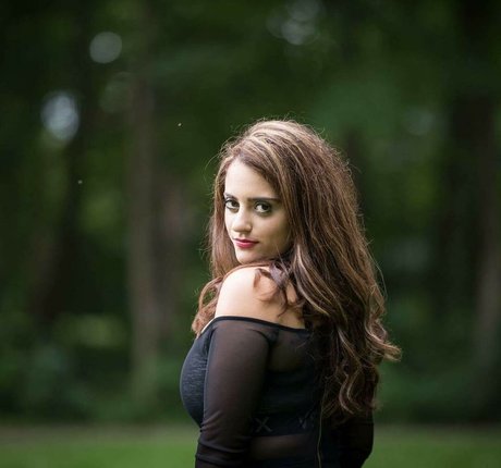 Maria Sharrad star exclusive pictures