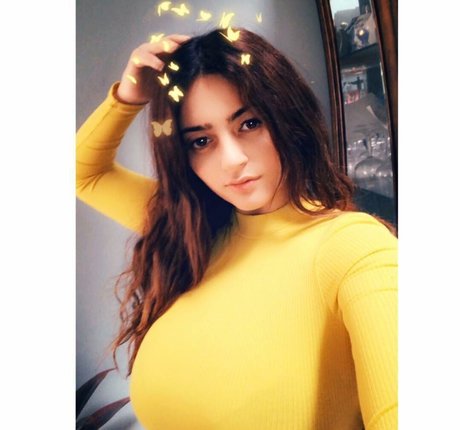 Maria Sharrad star art picture