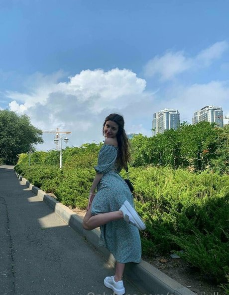 sunnyjully pornographic model photo