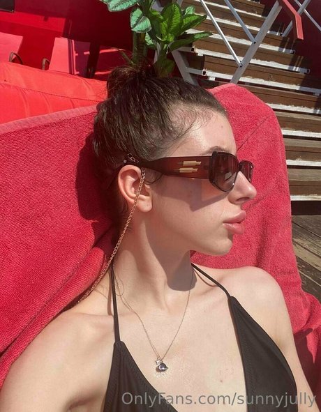 sunnyjully model hot picture