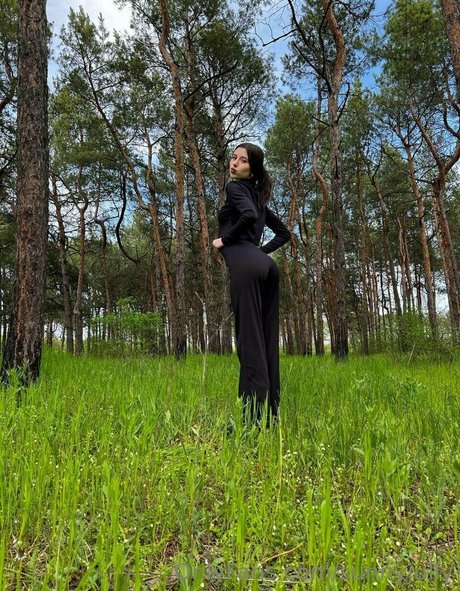 sunnyjully art model archive