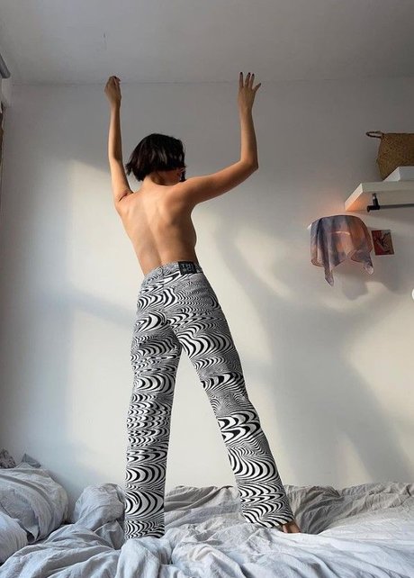 Bridget Gao Hollitt free star photos