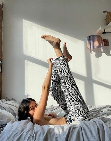 Bridget Gao Hollitt star nude galleries