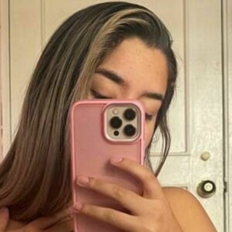 Maria Camila Ravi exclusive actress images