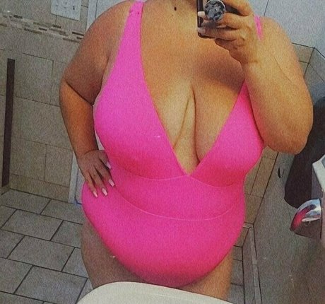 curvymama2020 model pornographic pics