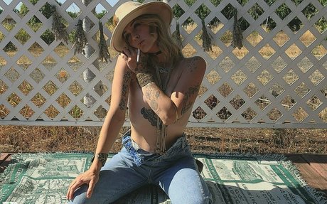 lilsweetpeamarie star nude galleries