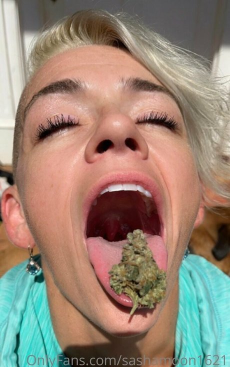 sashamoon1621 exclusive pornstar gallery