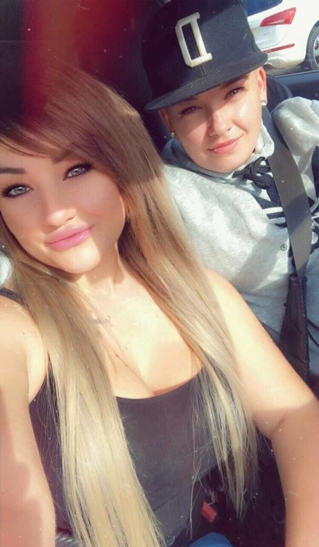 reallesbiansx model erotic img