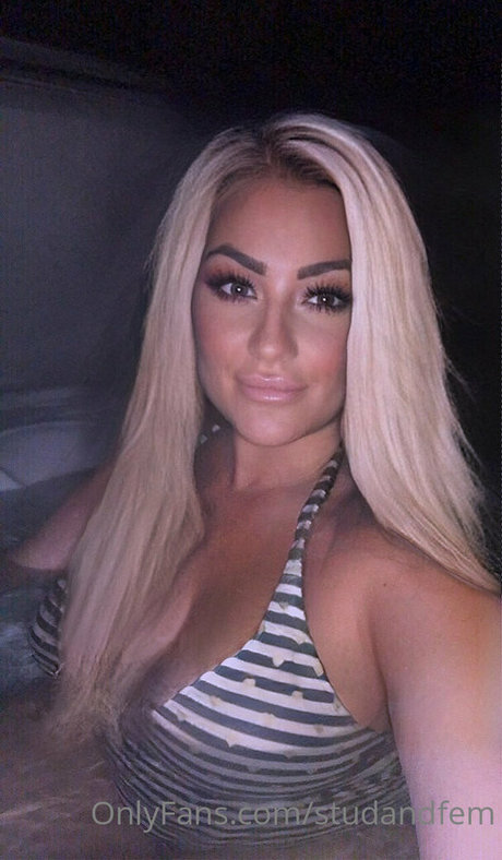 reallesbiansx model exclusive gallery