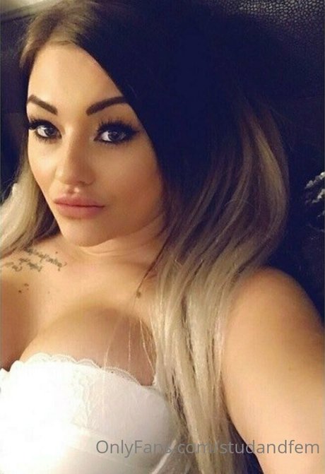 reallesbiansx model sex pictures