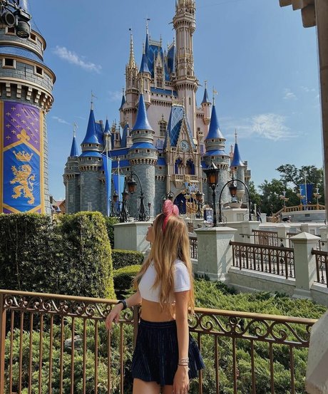 Lananegrini model nice image