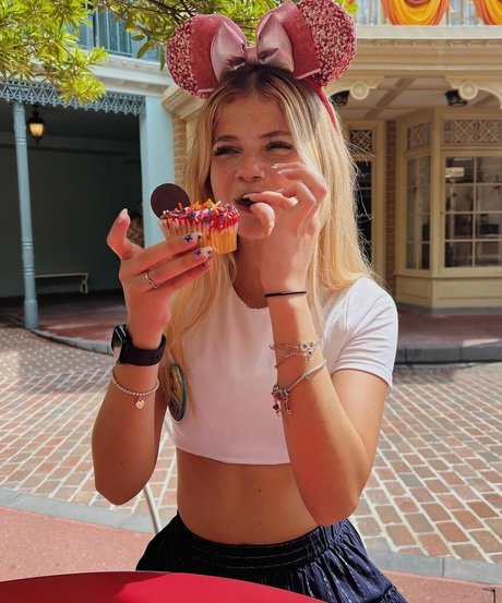 Lananegrini hot model archive