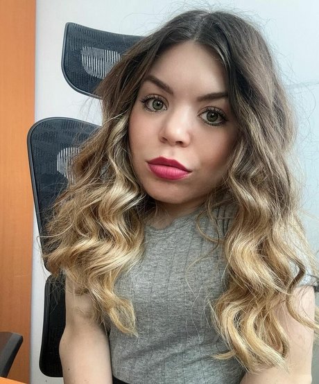 PowerpuffDoll naked model image