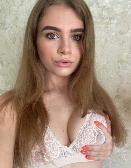 honeymoonlera pornstar top pics