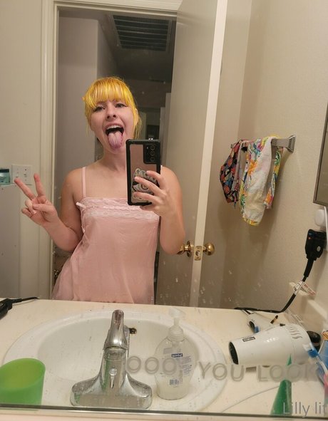 Lilly Lit perfect model picture