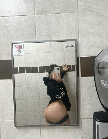 icyybabiee model hd image