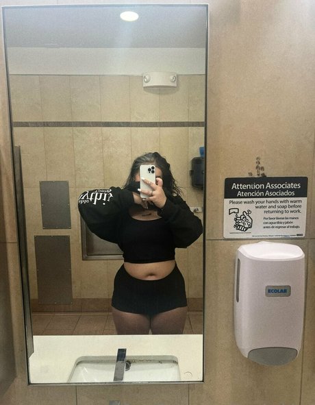 icyybabiee star nude photos