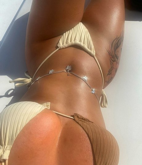 Sophia Bentley model xxx photo