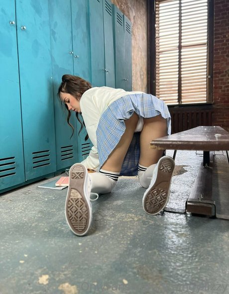 youngy lizzy nude actress gallery