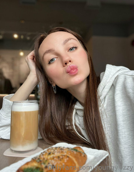 youngy lizzy model pornographic galleries