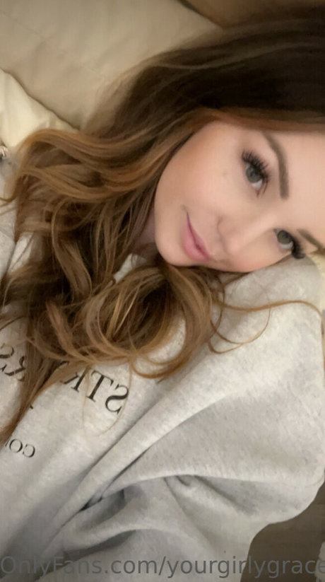 BeccaBangs exclusive actress picture