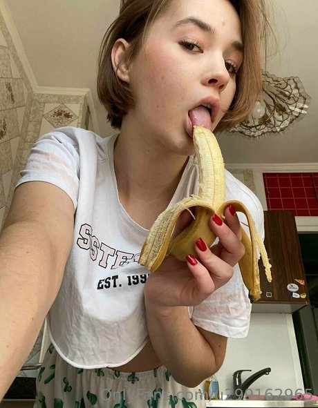 viva magenta star adult image