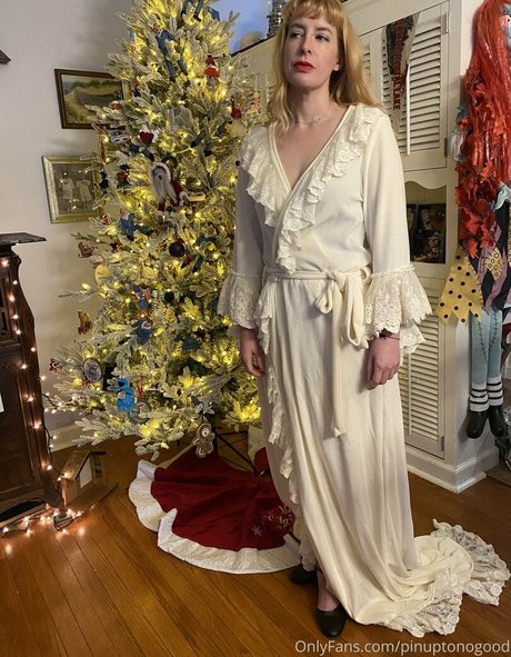 pinuptonogood hot model archive