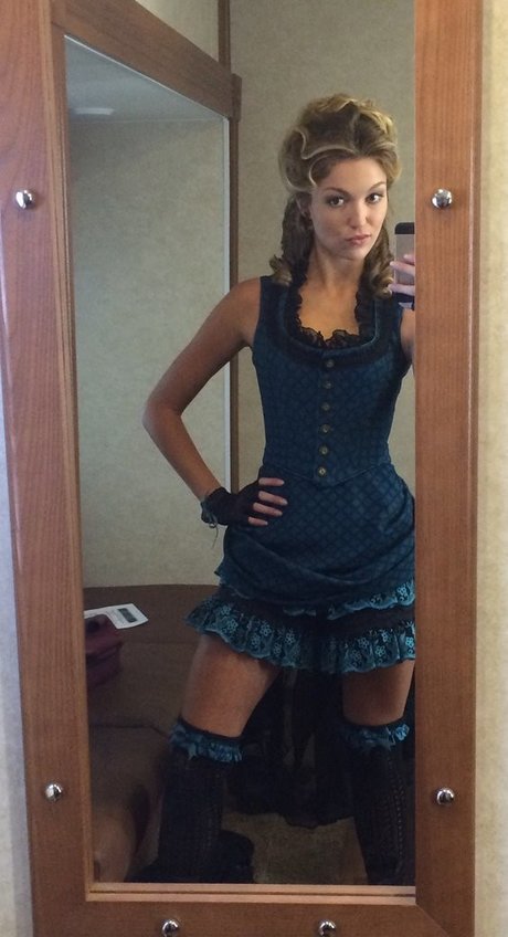 Lili Simmons beautiful model photo