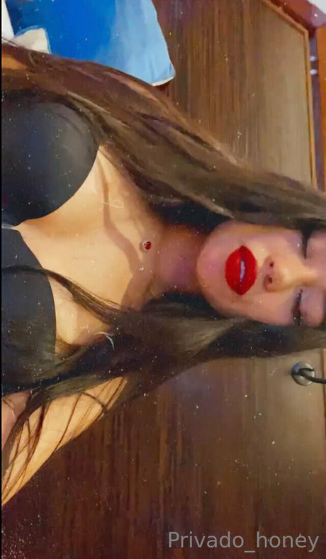 privado honey model exclusive images