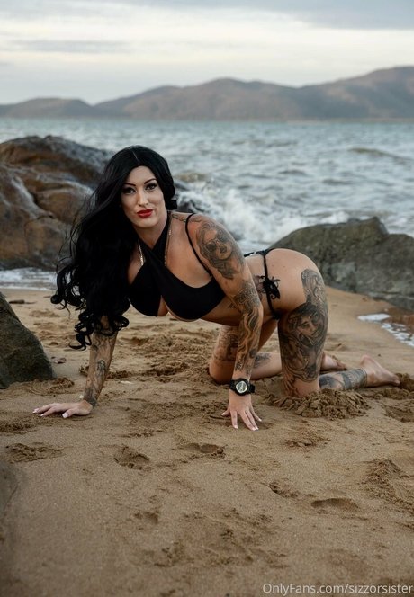 sizzorsister model top picture