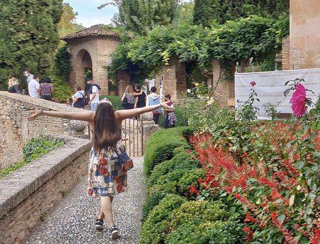 sassyrach model top picture