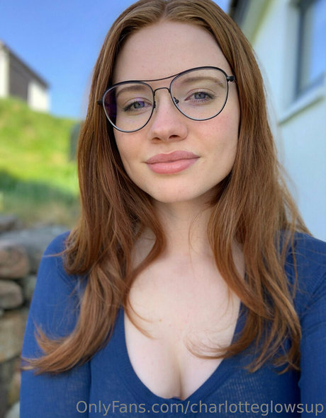 charlotteglowsup pornstar nudes photo