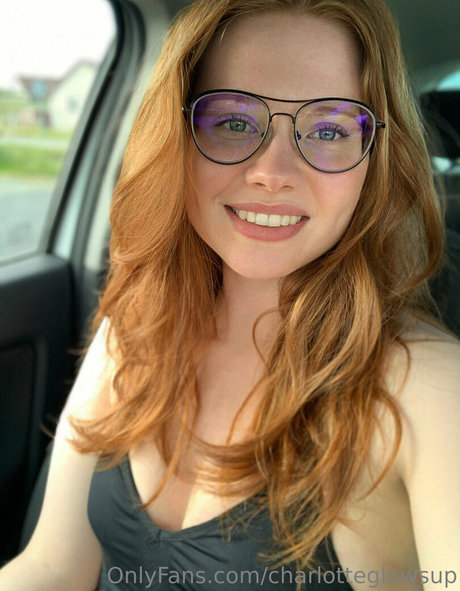 charlotteglowsup porn star pic