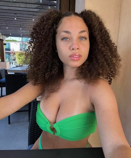 Jada Durroh model pretty picture