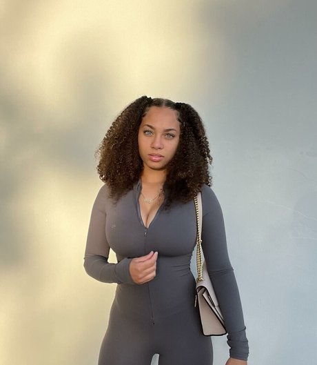 Jada Durroh xxx pornstar img