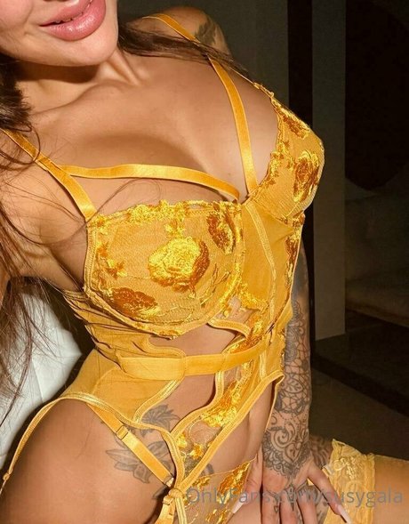 Susygala naked actress img