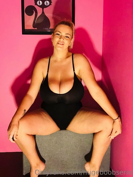 hugeboobserin Profile pic