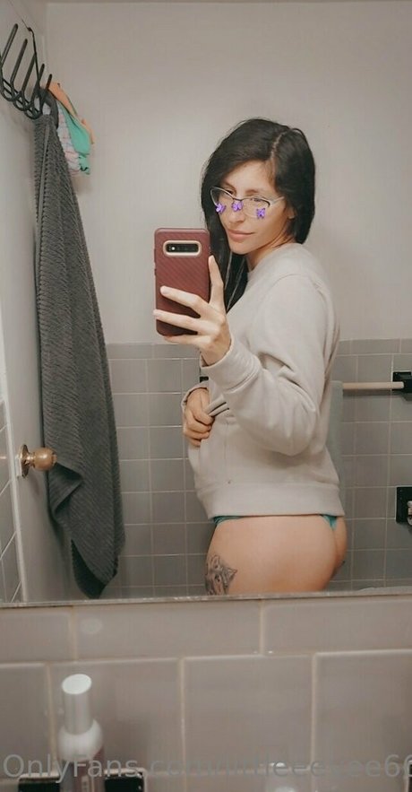 littleeevee66 model adult images