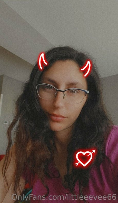 littleeevee66 pornstar exclusive galleries