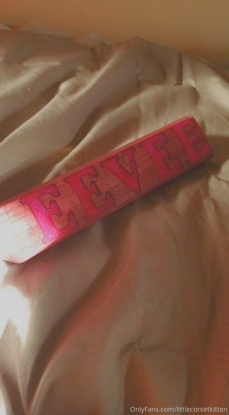 littleeevee66 high quality actress image