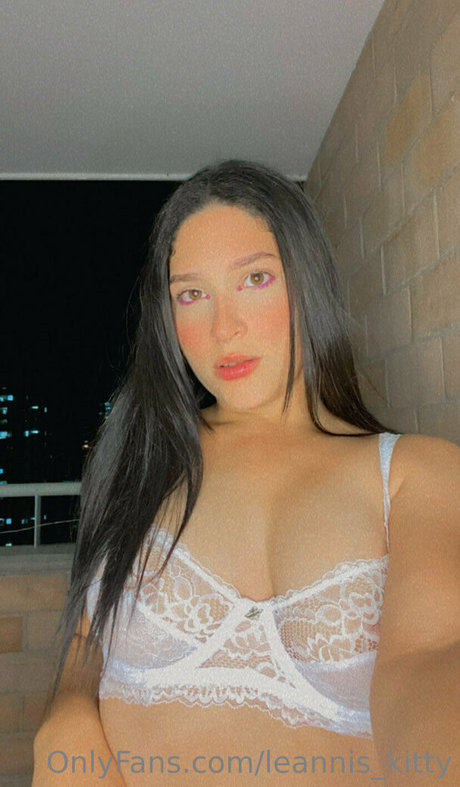 leannis kitty pornstar naked img
