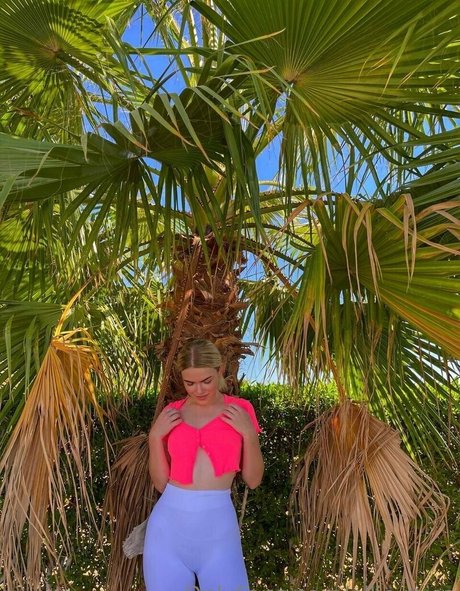 ellie miss star nice photos