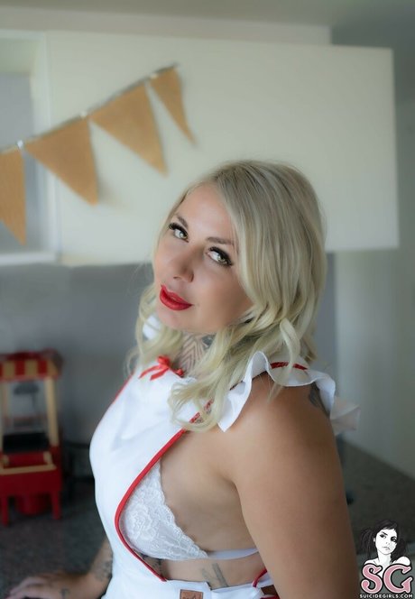 Tinkertify exclusive model pic