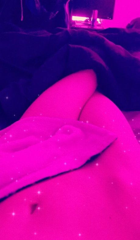 skylaredm sex model image