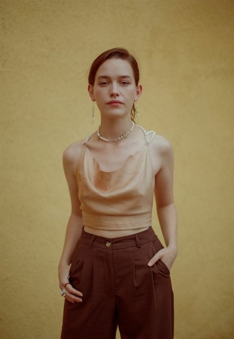 Victoria Pedretti high quality model pictures