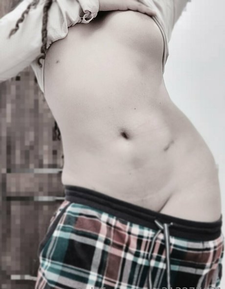 queiron top pretty pornstar pics