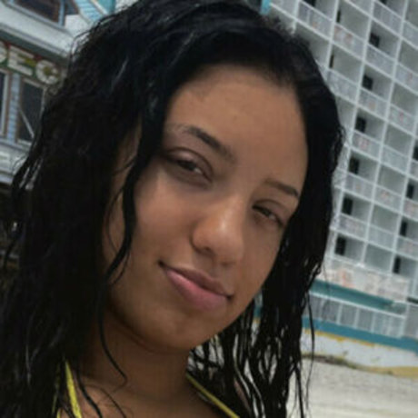 Oneniteinparis exclusive model photo